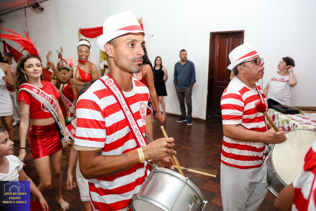 Leia mais sobre o artigo Sambas-enredo da Vila Brasil agora estão no Spotify e em mais de 30 plataformas
