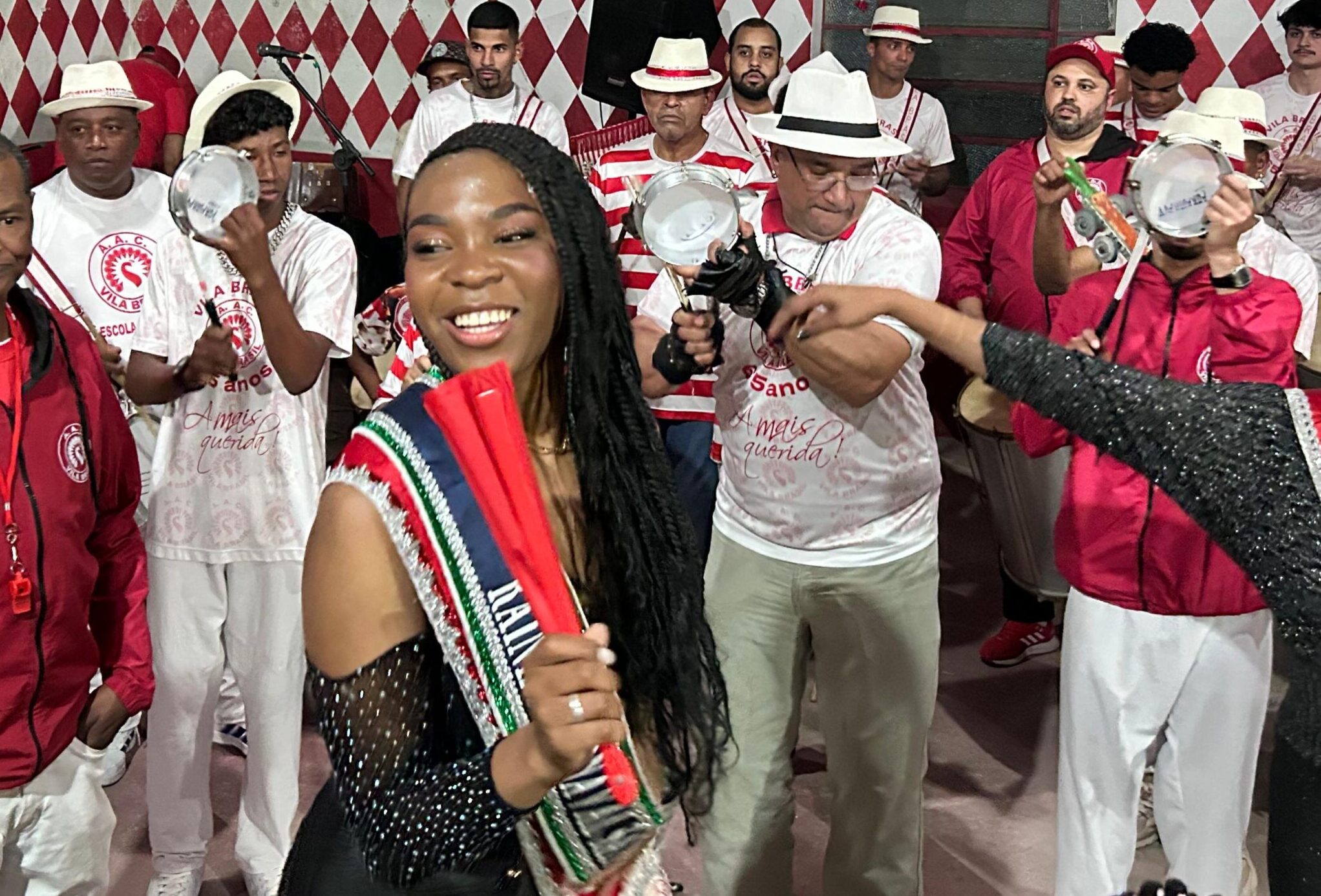 Você está visualizando atualmente Contagem regressiva e mais uma atração para o 2º “Ensaio Show Bateria Convida”