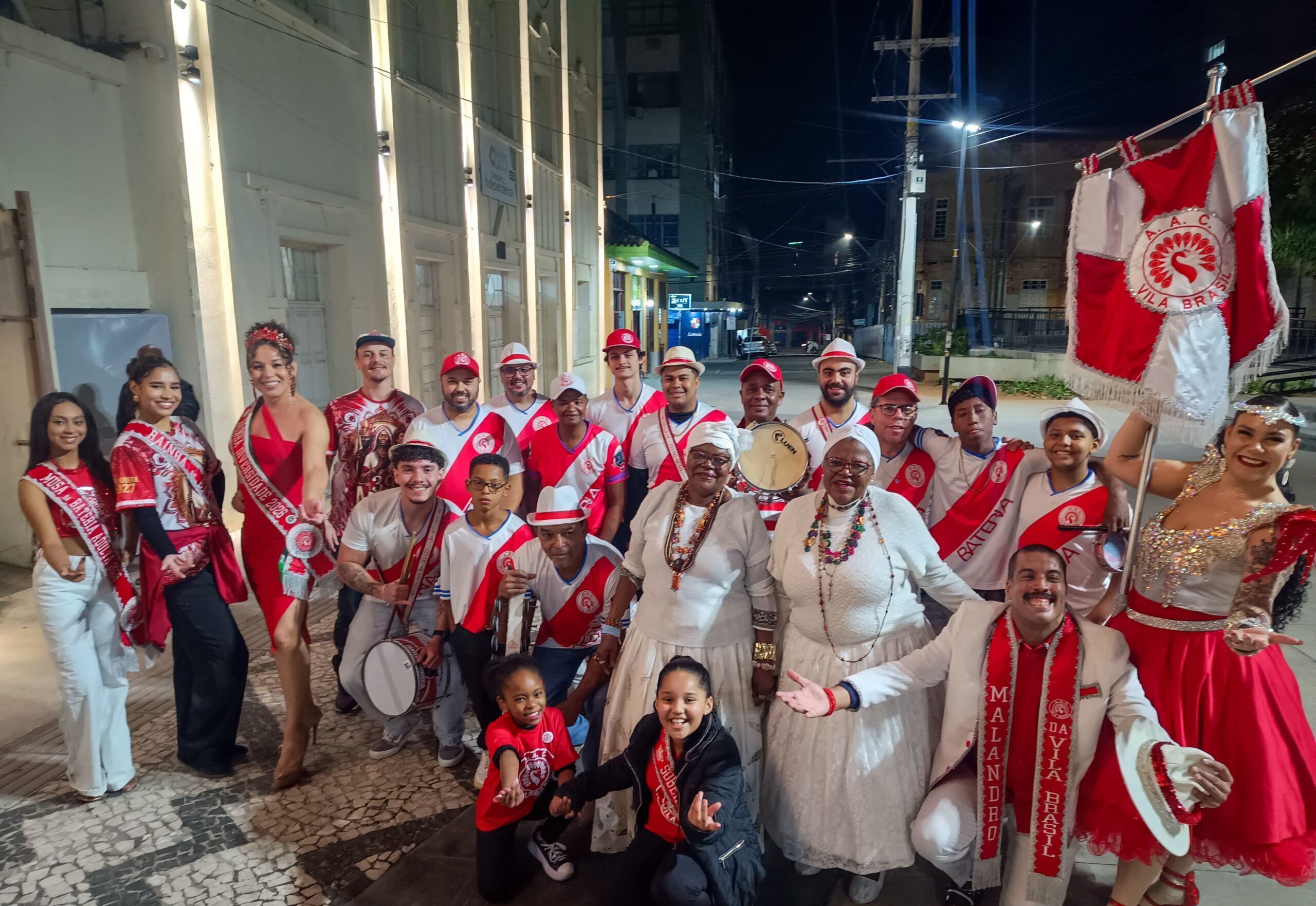Leia mais sobre o artigo Comunidade conhece o tema do carnaval 2027 da Vila Brasil